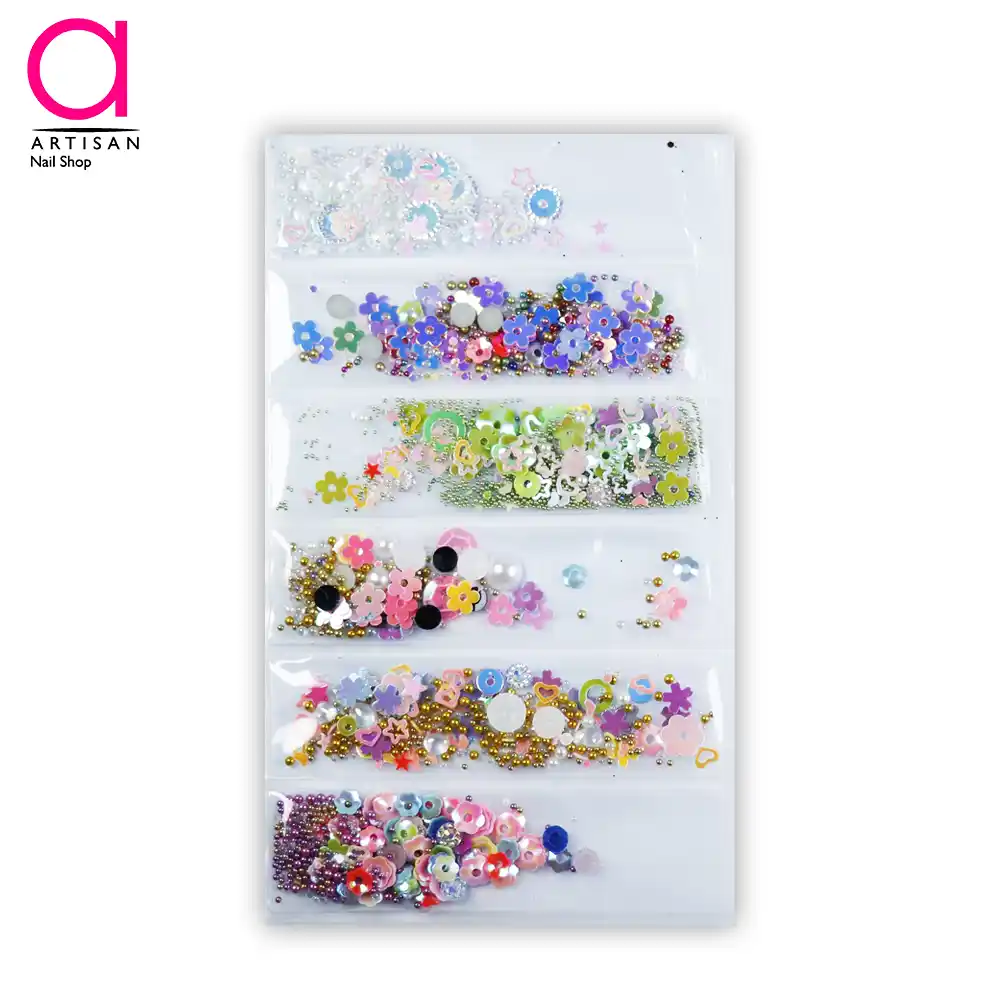 تصویر  دیزاین نگین میکس یانگ نیلز Young Nails